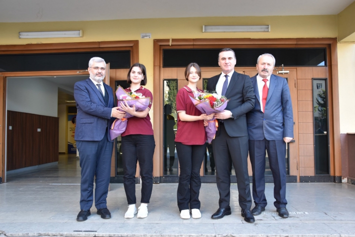 Pendik Kaymakamı Mehmet Yıldız Alparslan Anadolu Lisesini Ziyaret Etti