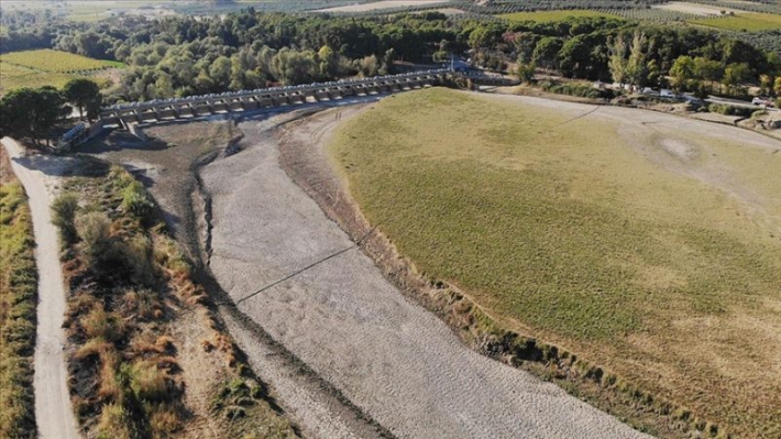 Kuraklık Ege’nin Gediz Nehri’ni de etkiledi