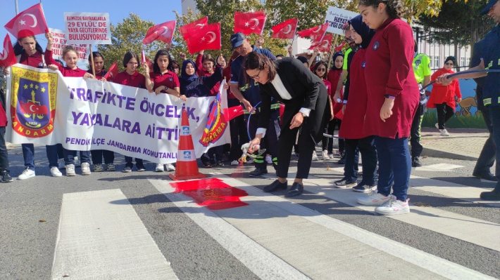 Trafikte Yayalara Öncelik Duruşu