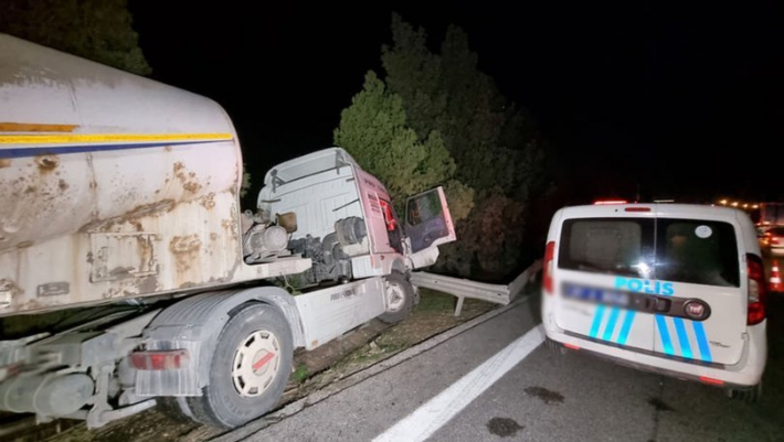 Adana’da TIR sürücüsü öldü: Kazada kalp krizi şüphesi