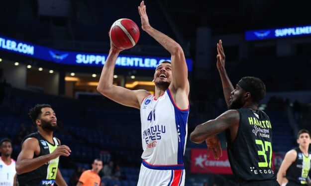 Shane Larkin ve Amath M’Baye Taşıdı; Anadolu Efes, Merkezefendi Belediyesi’ni Yendi