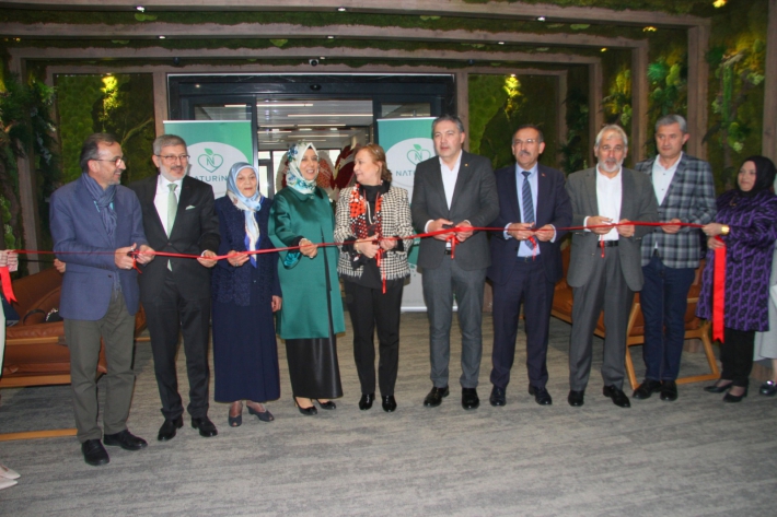 Dr. Salih Kenan Şahin Naturinic Sağlıklı Yaşam Kliniği’nin Açılışında  Misafirlerini Ağırladı