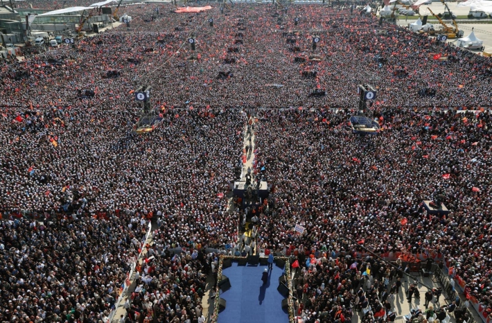 Büyük İstanbul Mitinginde İnsan Seli