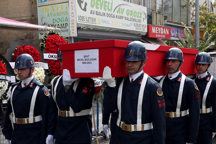 Ankara’daki saldırıyı gerçekleştiren teröristlerin katlettiği şehit veteriner teknikeri defnedildi