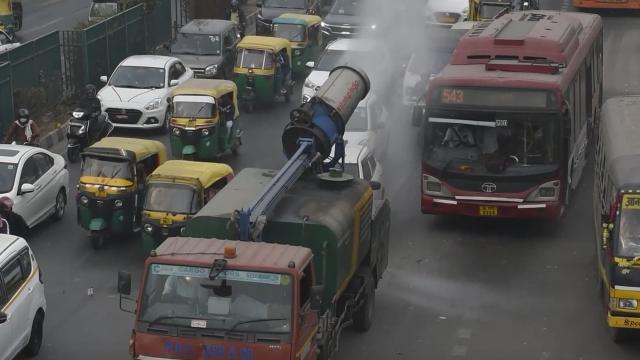 Hindistan hava kirliliğine önlem almaya çalışıyor