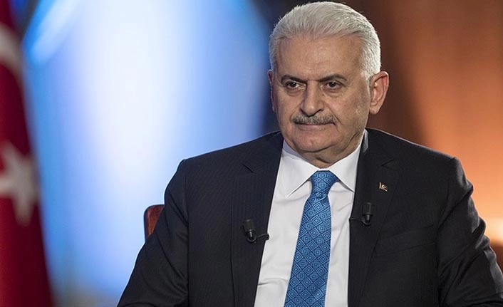 Binali Yıldırım trafik kazası geçirdi