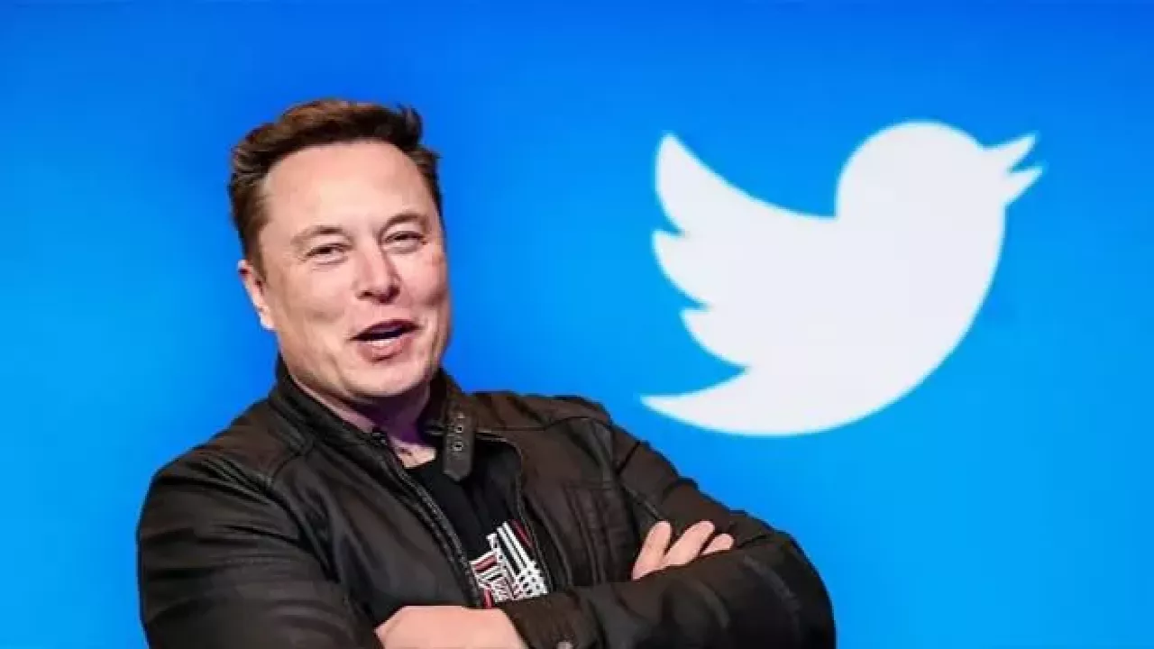 Elon Musk Twitter’ı satın aldı