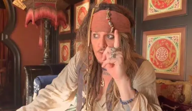 Johnny Depp Ölümcül Hastalığa Yakalanan Minik Hayranının Hayalini Gerçekleştirdi