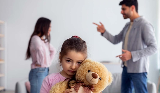 Boşanma ve Çocuklar: Psikolojik Etkiler ve Başa Çıkma Yolları