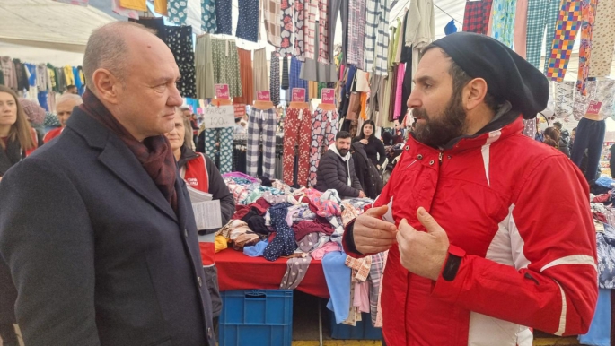 CHP Pendik Belediye Başkan Adayı Tarık Balyalı’dan Pendik Pazarı Esnafı Ziyareti