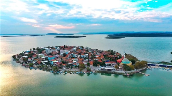 Gölyazı: Uluabat Gölü'nün İncisi