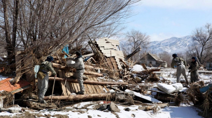 Kazakistan'da 1500 ev su altında kaldı