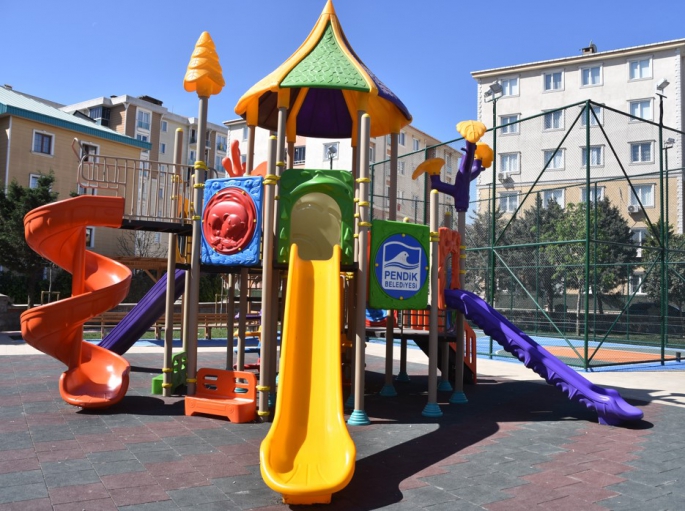 Pendik Belediyesi, Esenler Mahallesi'nde Buhara Parkı'na Yenilik Getiriyor