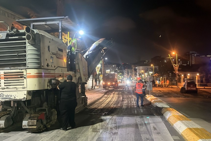 Pendik'te 5 Ayrı Ekip İlçe Genelinde Asfalt Çalışması Yapıyor