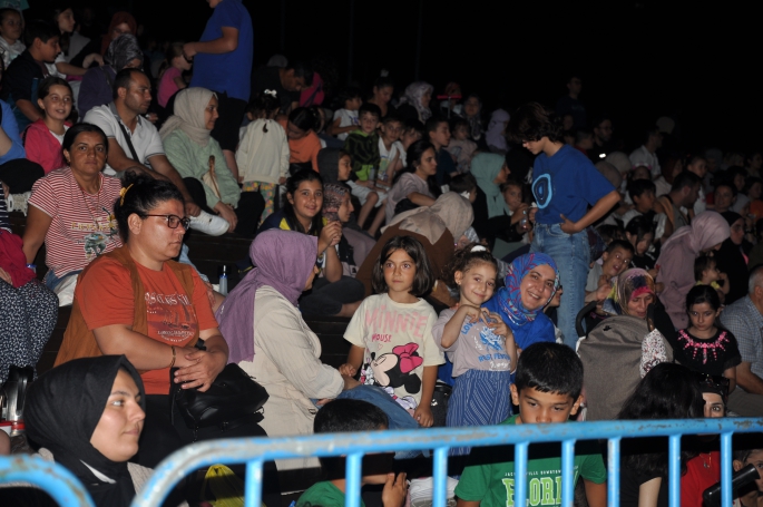 Pendik'te Açık Hava Sinemaları “Rafadan Tayfa” ile Başladı