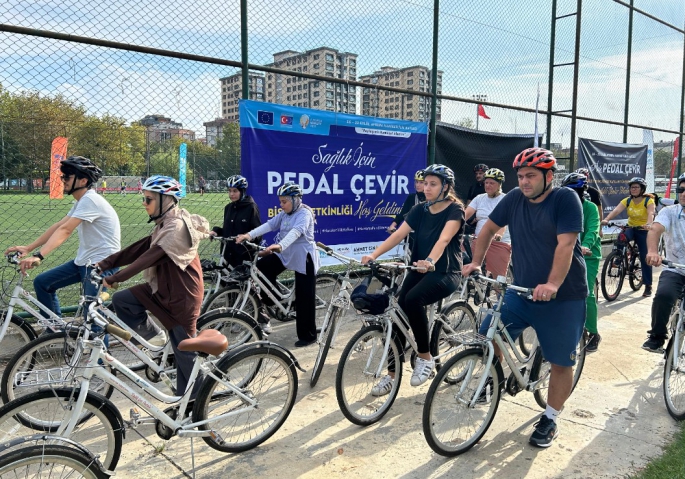 Pendik’te Pedal Çevirerek Sağlık ve Eğlence