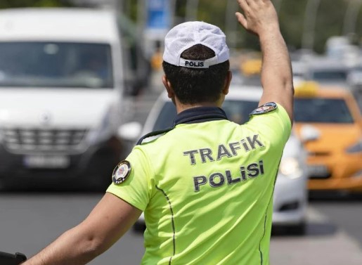 Pendik'te Çakar Tertibatı ve Sahte Plaka Cezası