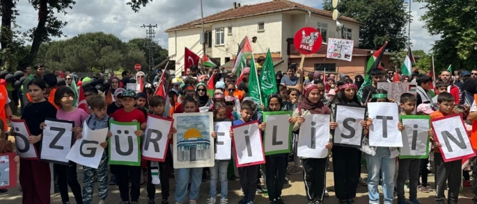  Pendik'te Çocuklar Gazze'ye Destek İçin Yürüdü