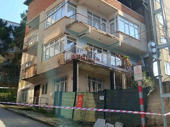 Pendik’te Çökme Riski Nedeniyle Bina Tahliye Edildi