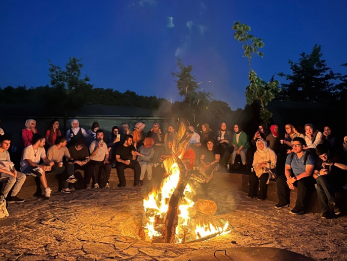 Pendik'te Gençlik Buluşmaları ve Kamp Ateşi Etkinliği Büyük İlgi Gördü