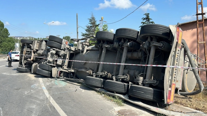 Pendik'te Kaza: Şoför Yaralı Halde Kaçtı