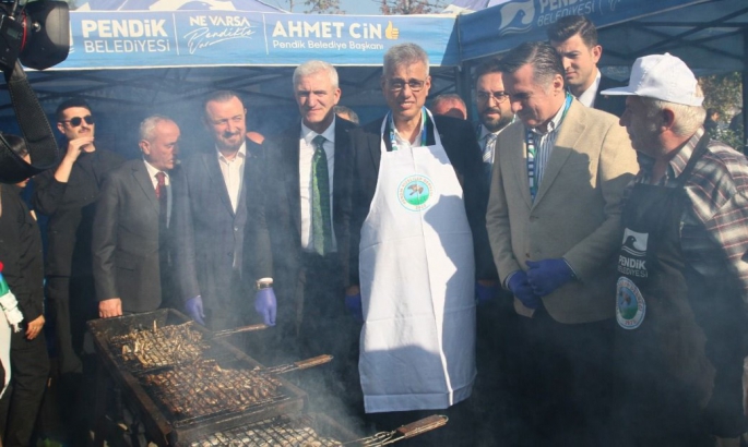 Sağlık Bakanı Kemal Memişoğlu, Pendik'teki Hamsi Festivali’nde Vatandaşlarla Buluştu