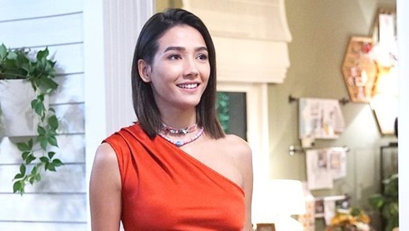 Aybüke Pusat, (d. 25 Şubat 1995, Ankara ) Türk dizi oyuncusudur. Hacettepe Üniversitesi Ankara Devlet Konservatuvarı Bale Bölümünden mezundur. Daha sonra Anadolu Üniversitesi İşletme Bölümüne devam etmiştir. 2014 yılında Miss Turkey yarışmasında üçüncü olmuştur.