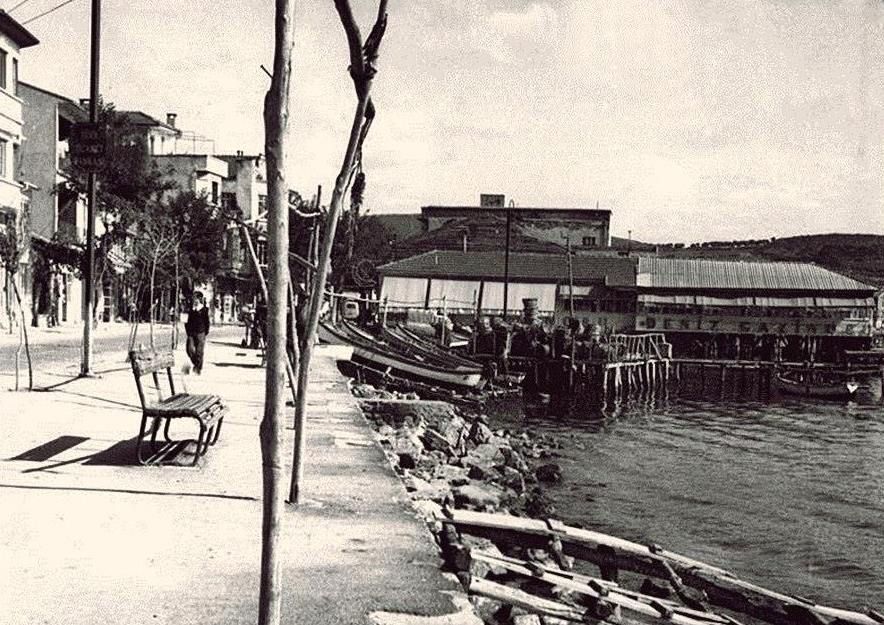 PENDİK sahil ve gazino &quot; Lale Çay Bahçesinin Olduğu Yer &quot; ( 1970&#39;lar ) | Sahil, Istanbul, Manzara